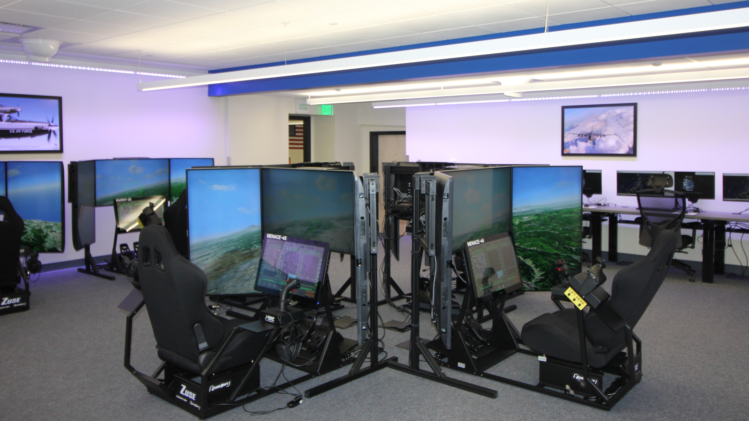 Flight Simulators in the Digital Literacy Lab